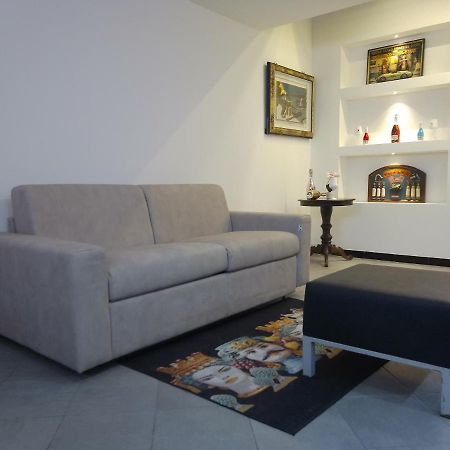 Tiziano'S Home Catania Bagian luar foto